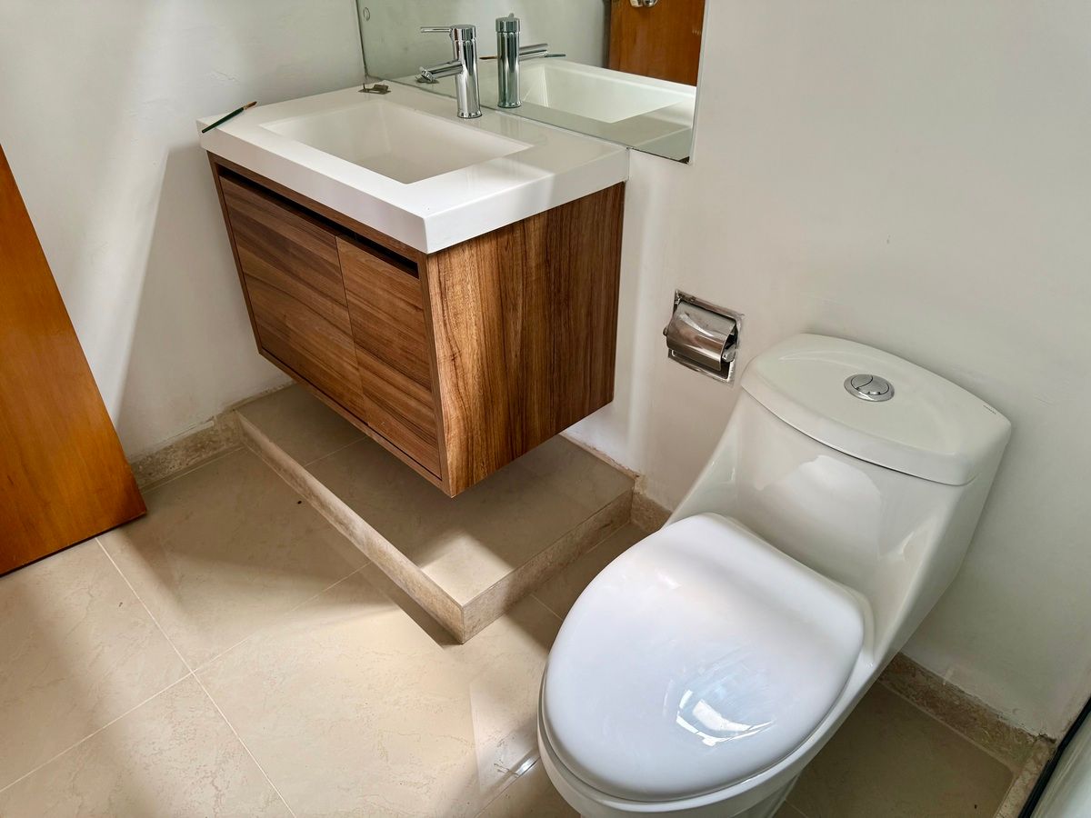 29 de 38: Baño recámara principal