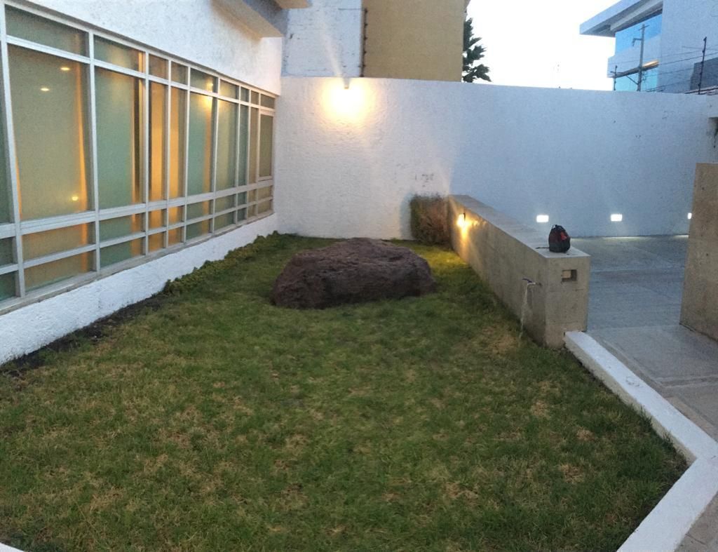 Linda Residencia en Colinas del Cimatario, 4 Niveles, ÚNICA !!