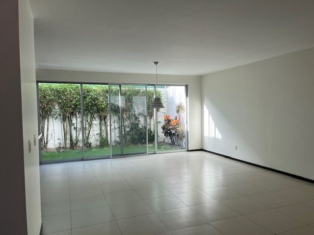 5 de 32: patio con pasto sintético