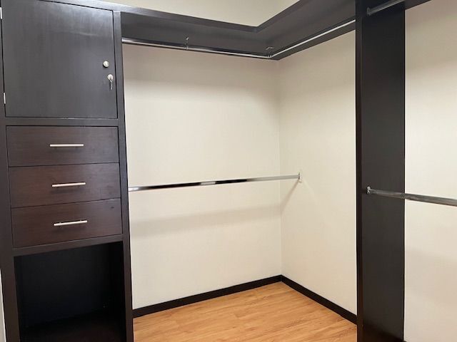 23 de 32: vestidor