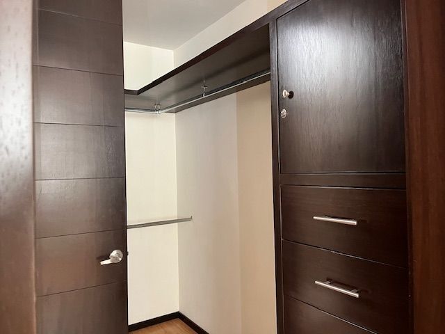 22 de 32: closet vestidor