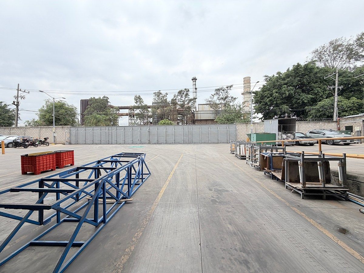 Galpão industrial em Ferrocarril, Guadalajara, foto 3 de 14