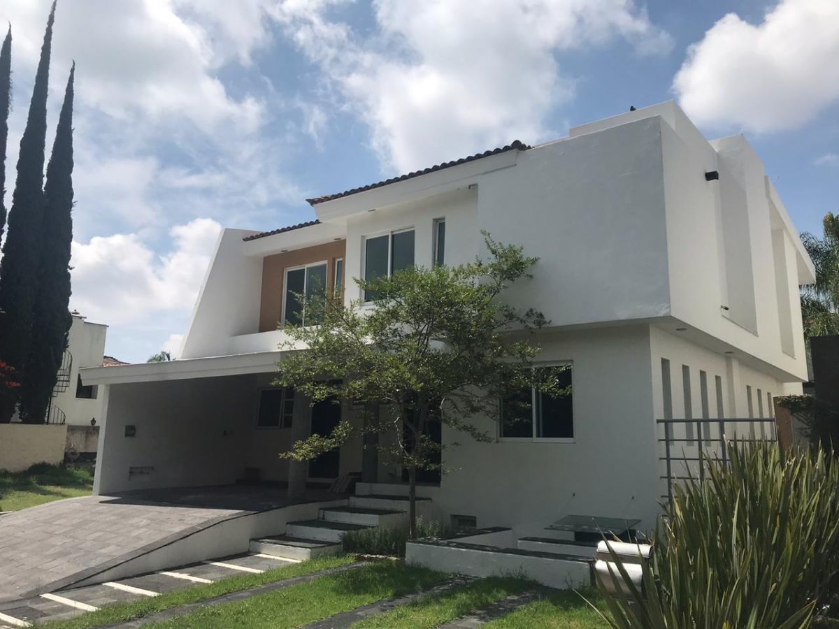 Casa en Renta en Valle Real, Coto Arboledas, Zapopan | EasyBroker