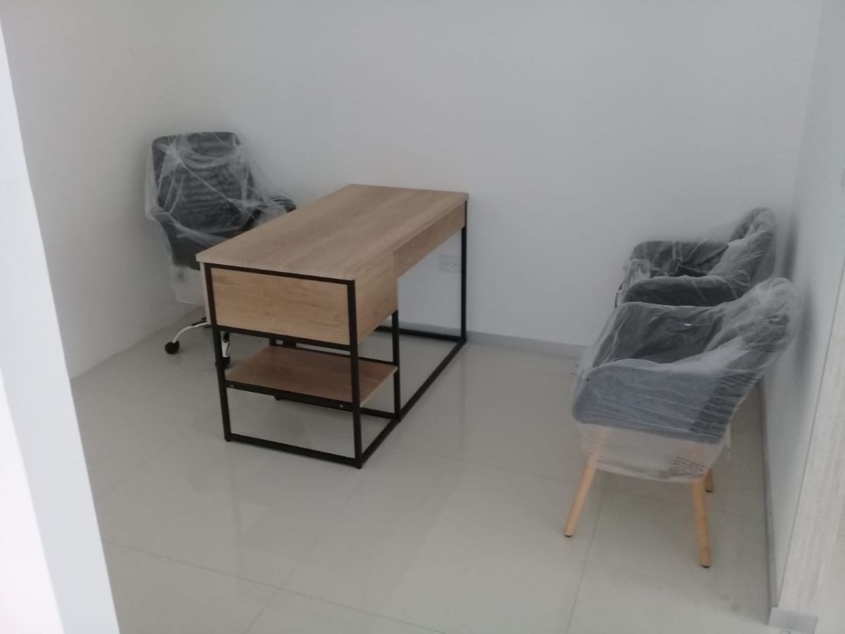 5 of 8: Mobiliario listo para utilizarse