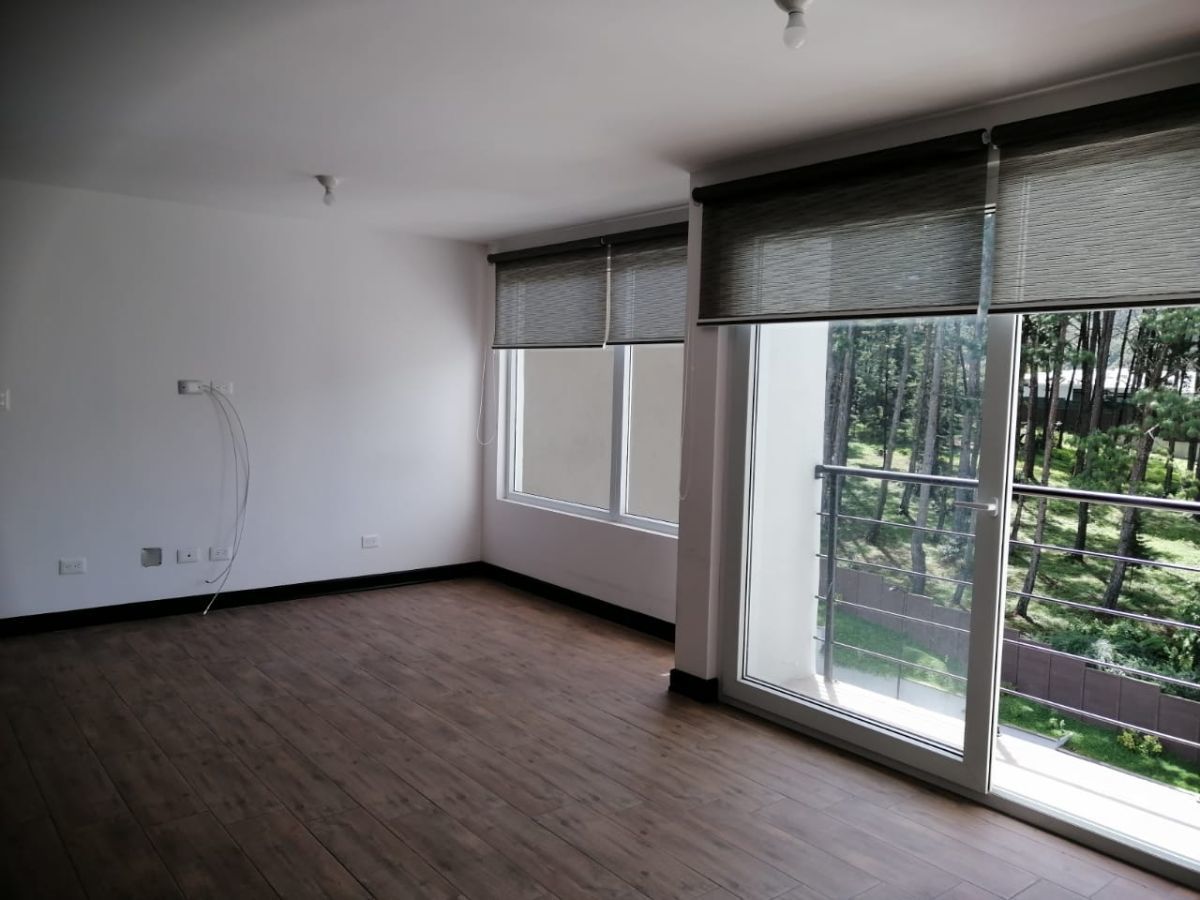 3 de 14: Sala y comedor