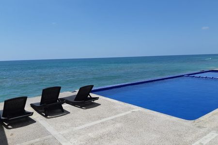 CONDOMINIO FRENTE AL MAR