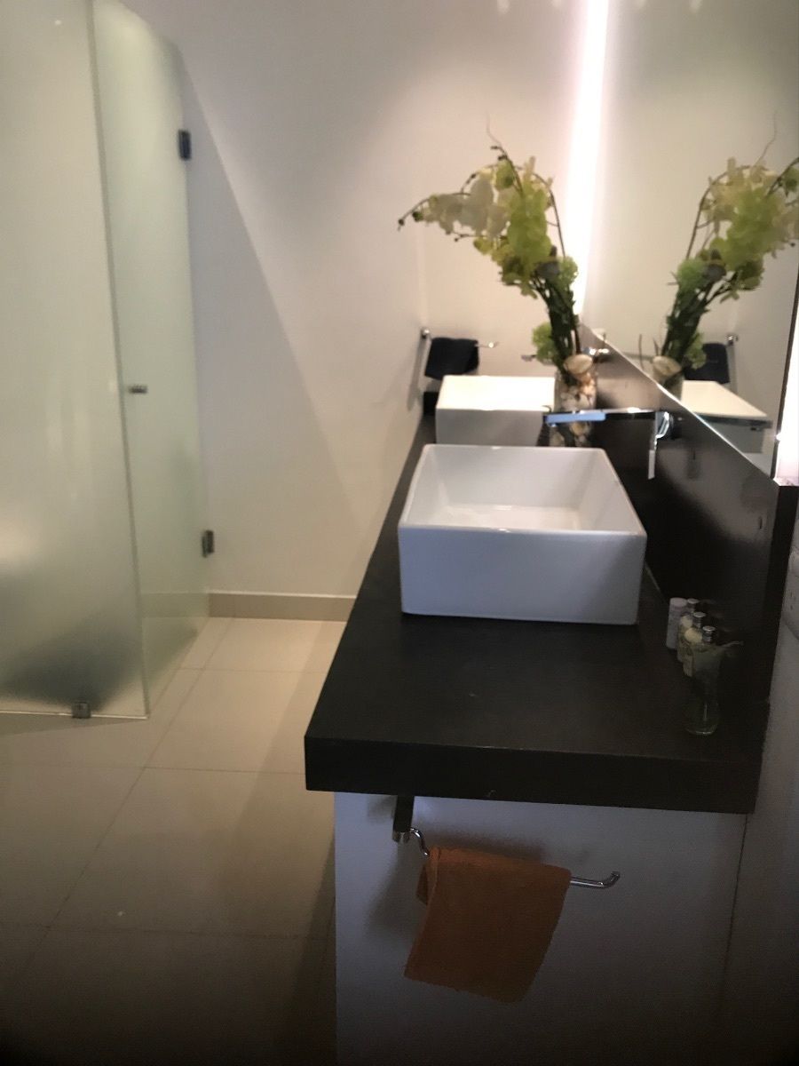 2 de 19: Baño principal 