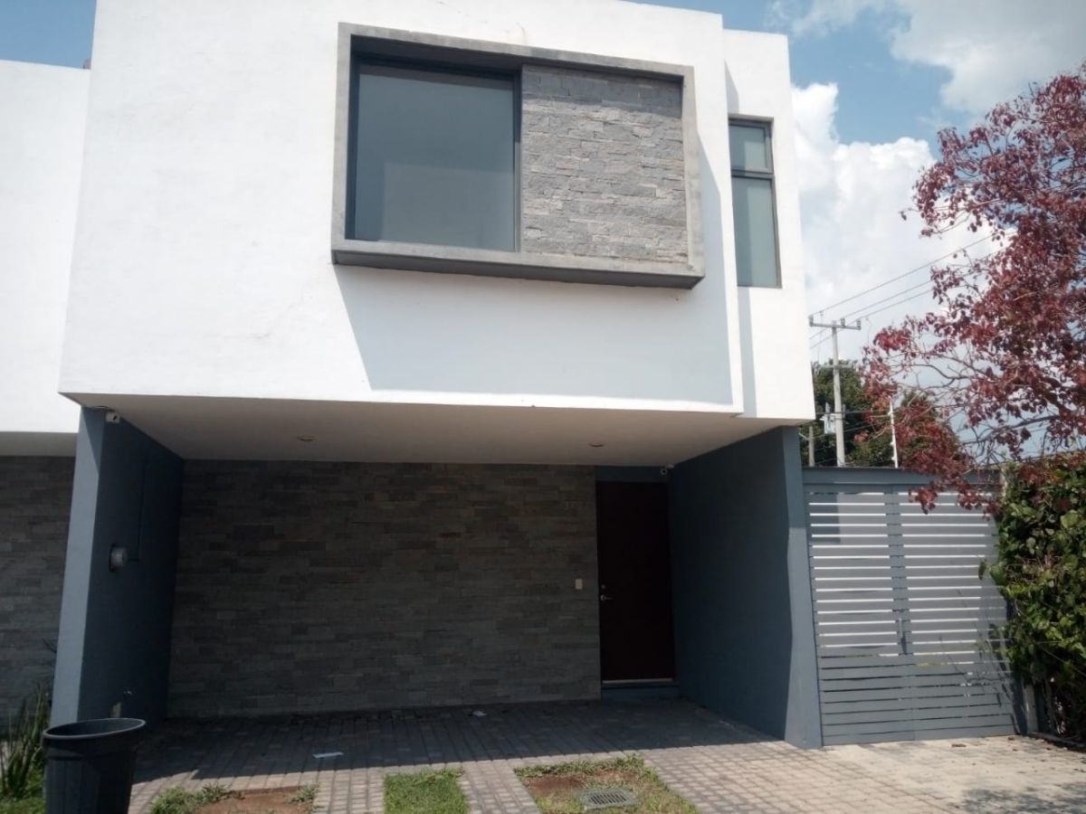 Moderna Casa en Renta en Fraccionamiento Puerta Laurel, Zapopan | EasyBroker