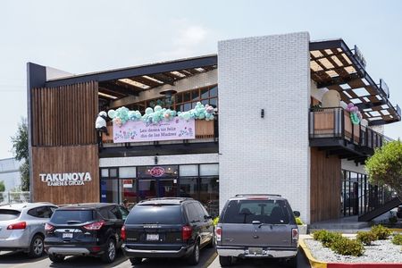 Spaces for rent Plaza Universitaria Otay-Tijuana
