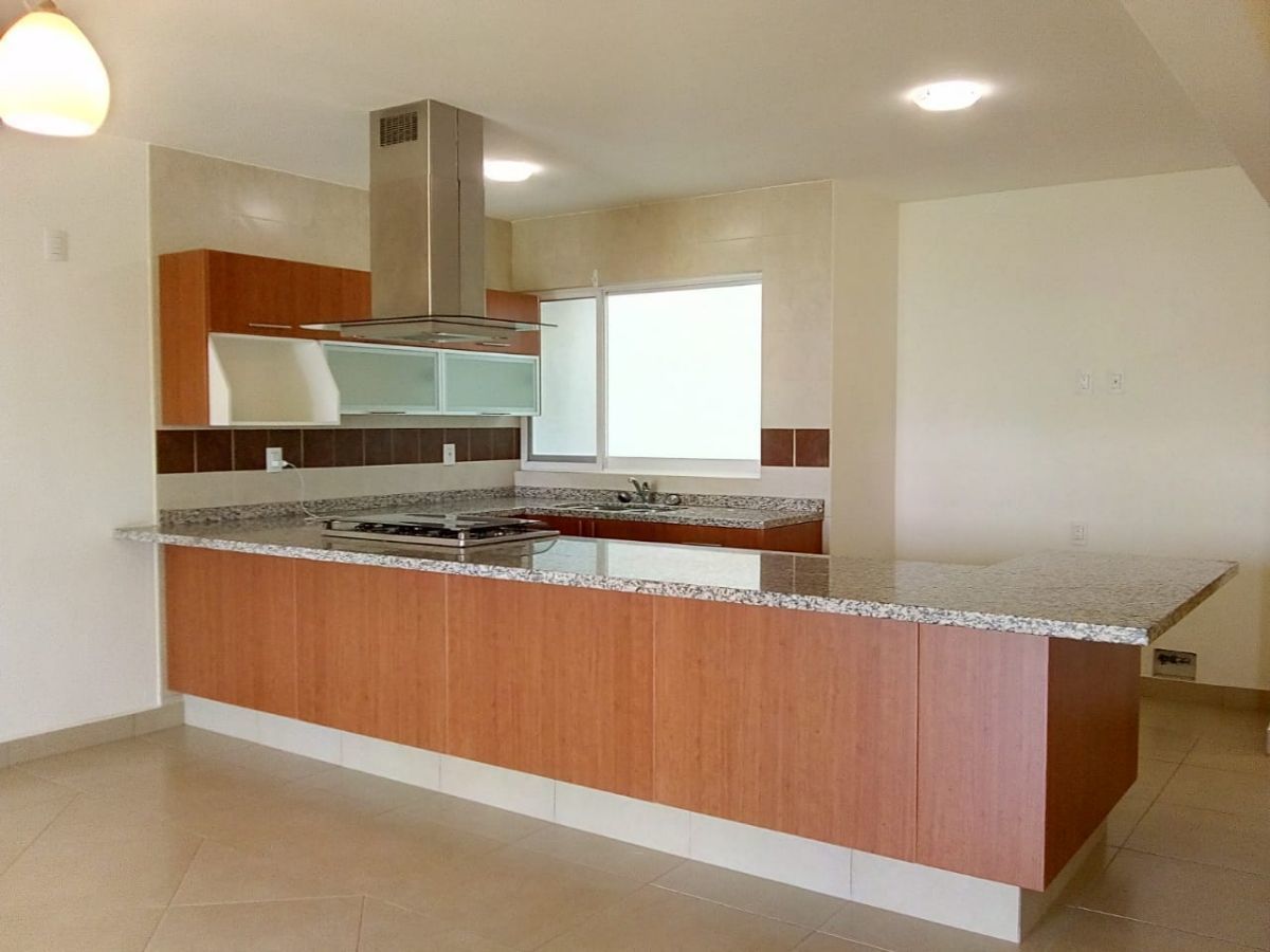 4 de 21: Cocina equipada