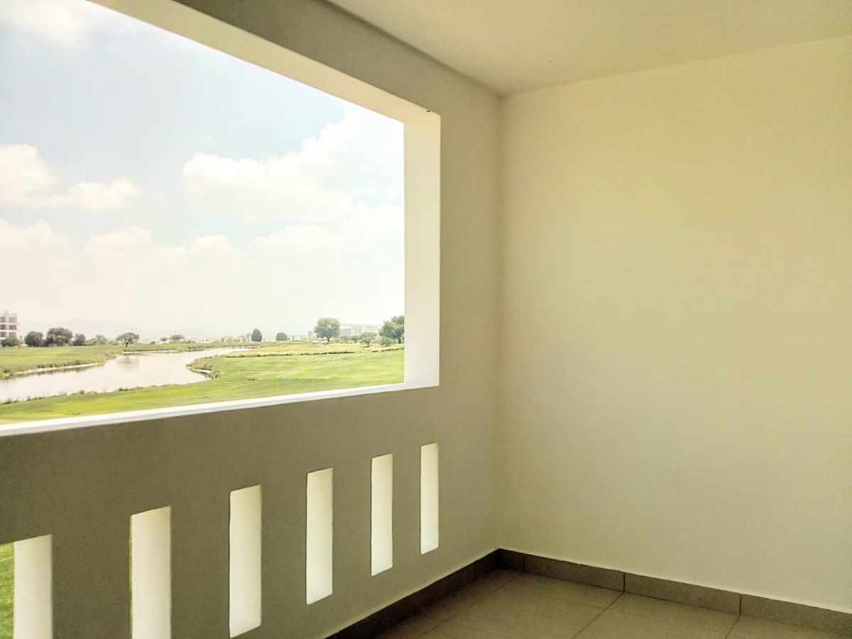 14 de 21: Amplia Terraza