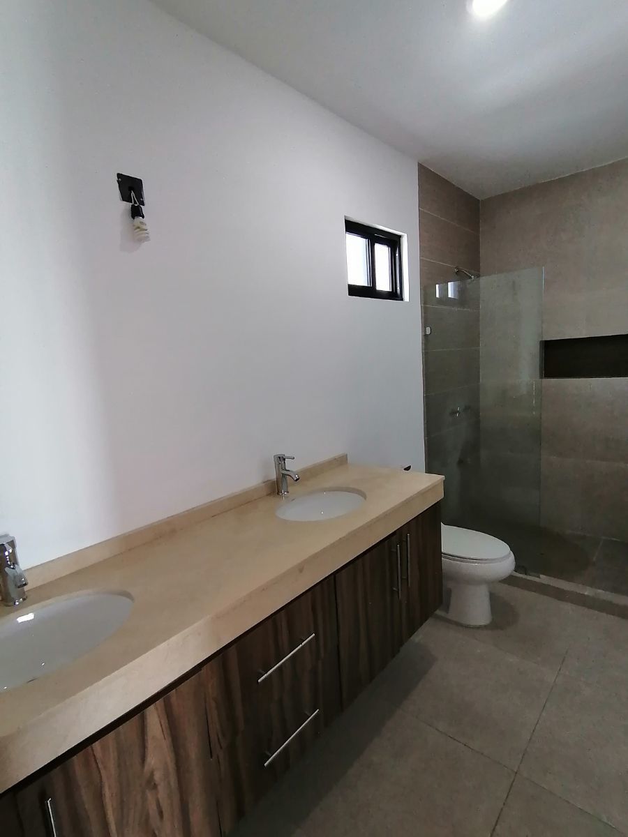12 de 22: baño, habitación principal
