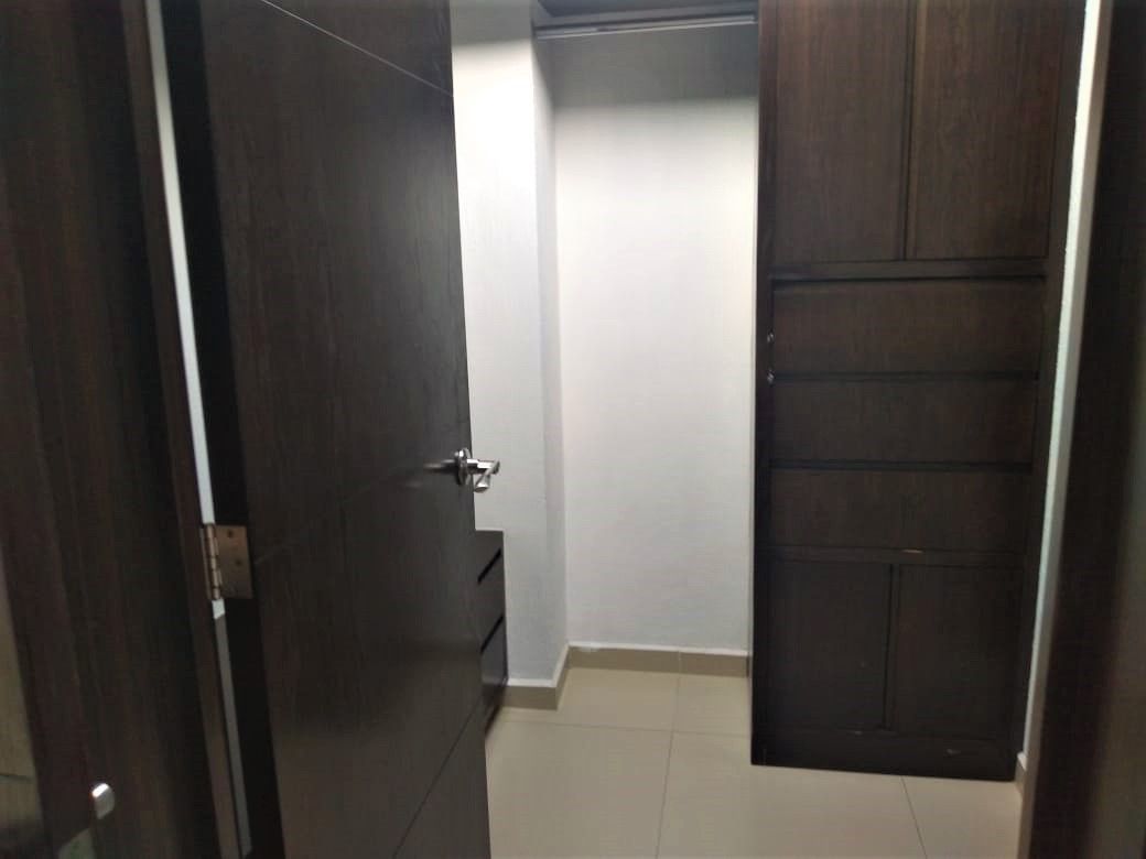 6 de 8: Walk in closet en recámara principal