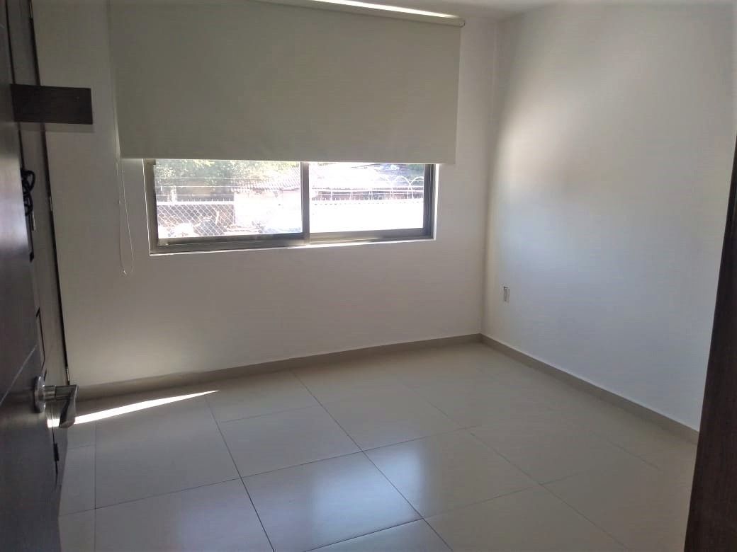 5 de 8: Amplia recámara