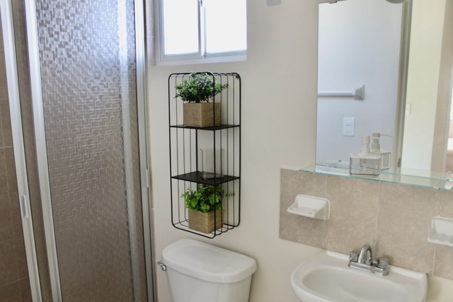 7 of 12: Baño completo