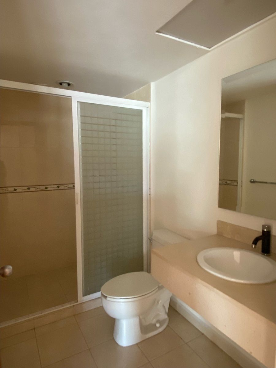 6 de 17: BANO DE RECAMARA 1