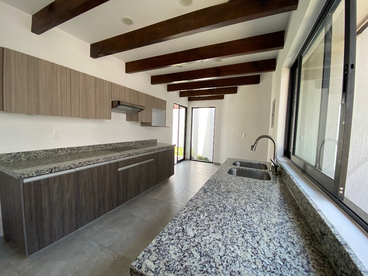 9 of 17: Cocina integral