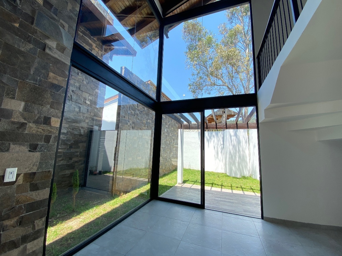 6 of 16: Comedor doble altura 