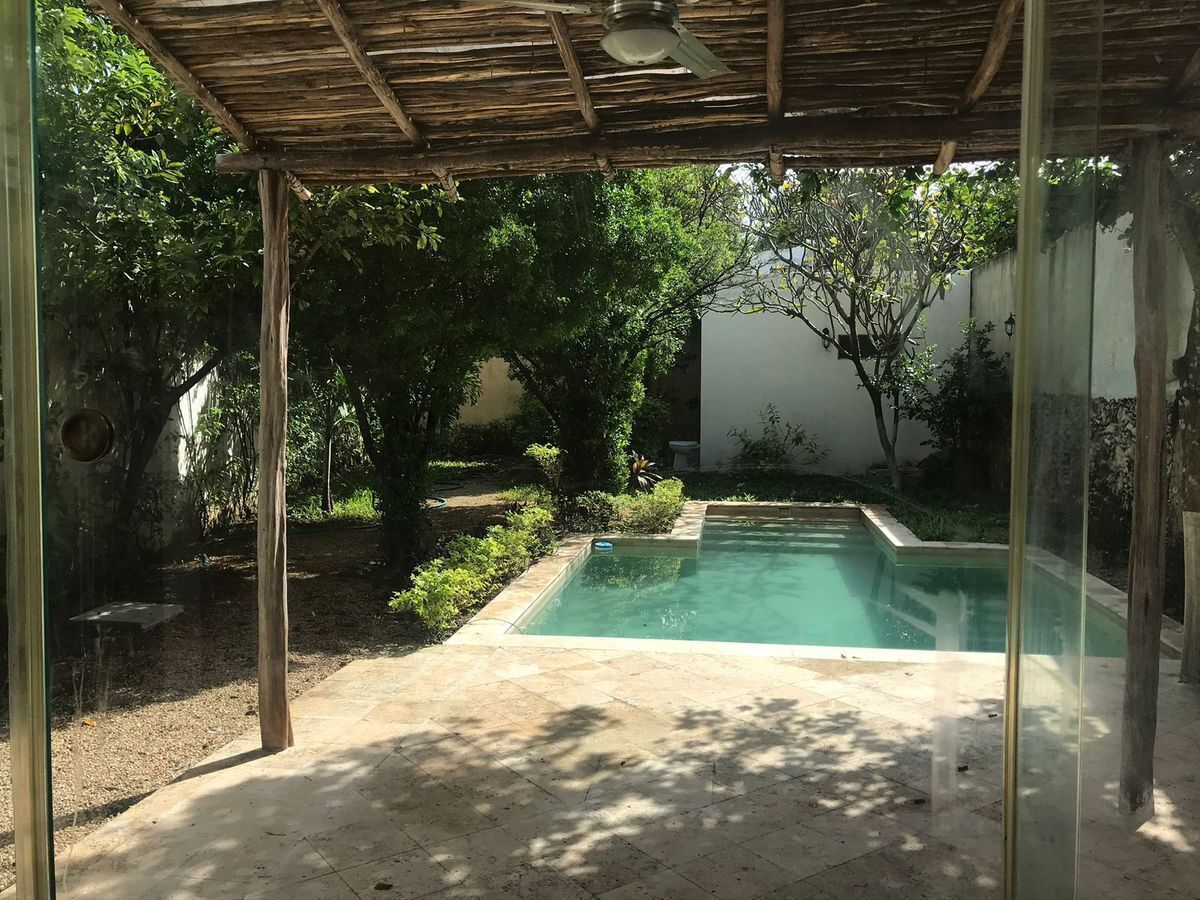 11 de 17: TERRAZA Y ALBERCA