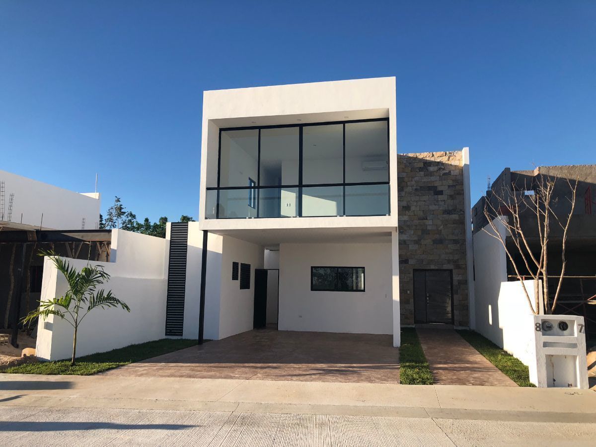 Casa en Venta en Merida Yucatan Privada en Cholul con Amenidades