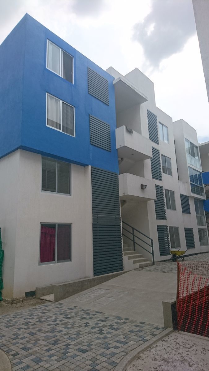 2 de 18: TORRE, DEPTO EN 1ER NIVEL 