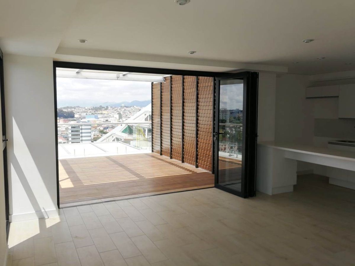 Apartamento en alquiler con terraza en zona 4 | EasyBroker