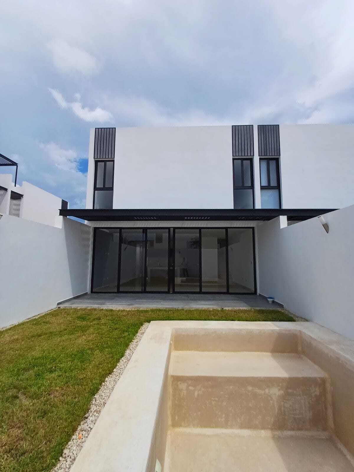 Townhouse en Venta de Entrega Inmediata en Privada Ya'ax-beh. Conkal, Mérida