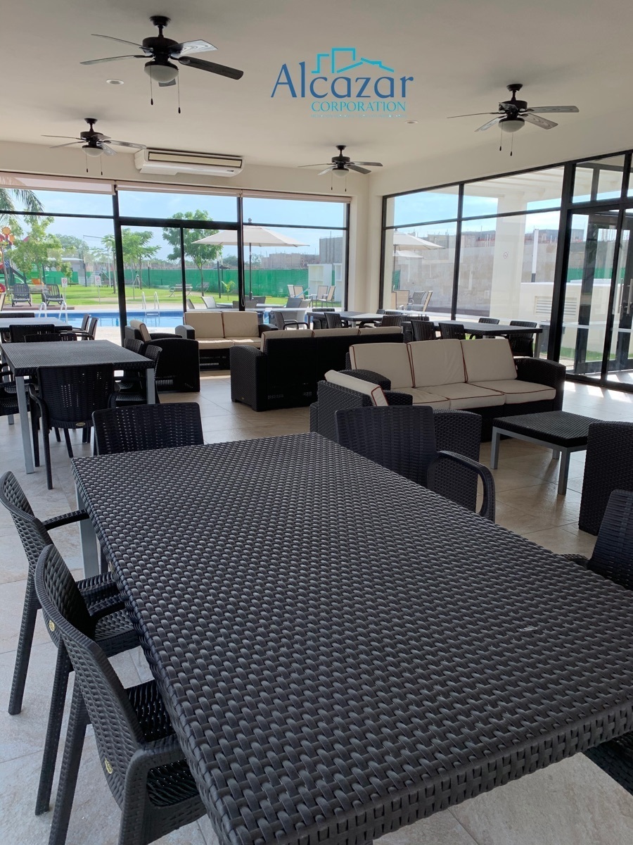 3 de 20: Salón de reuniones