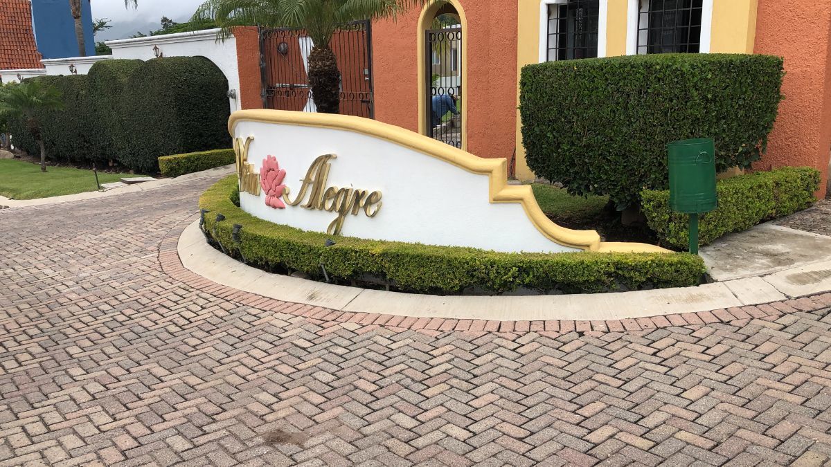 Venta De Terreno En Chapala Vista Alegre Jalisco, 998 M², $299,62 -  Allproperty