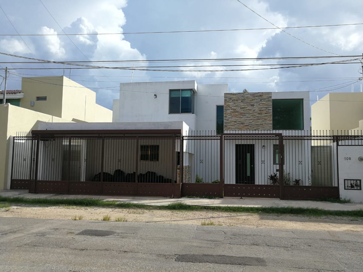 Casa amplia en Renta de dos pisos con piscina al norte de la ciudad, foto 1 de 17