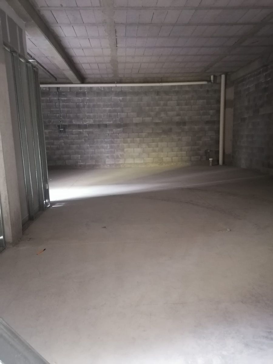 Local en planta baja frente a Toks y The Home Depot Pachuca EasyBroker