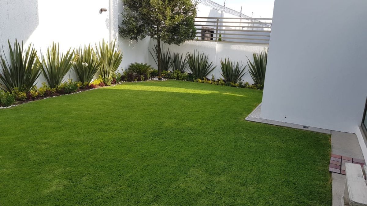 16 de 25: Jardín Principal