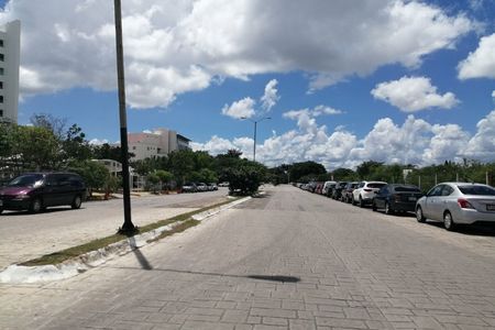 TERRENO EN ALTABRISA A ESPALDAS DE HOSPITAL STAR MÉDICA