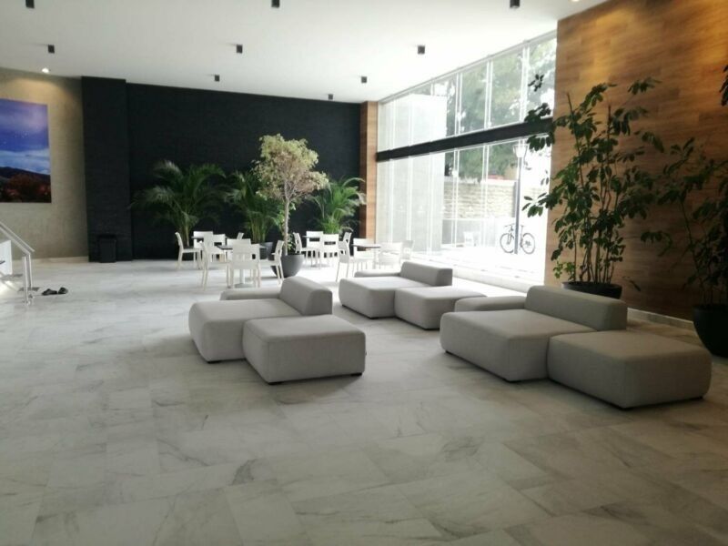 3 de 21: LOBBY ACCESO