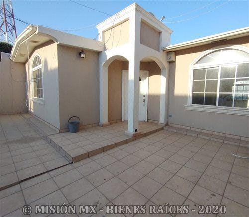 Residencia en esquina muy amplia y céntrica