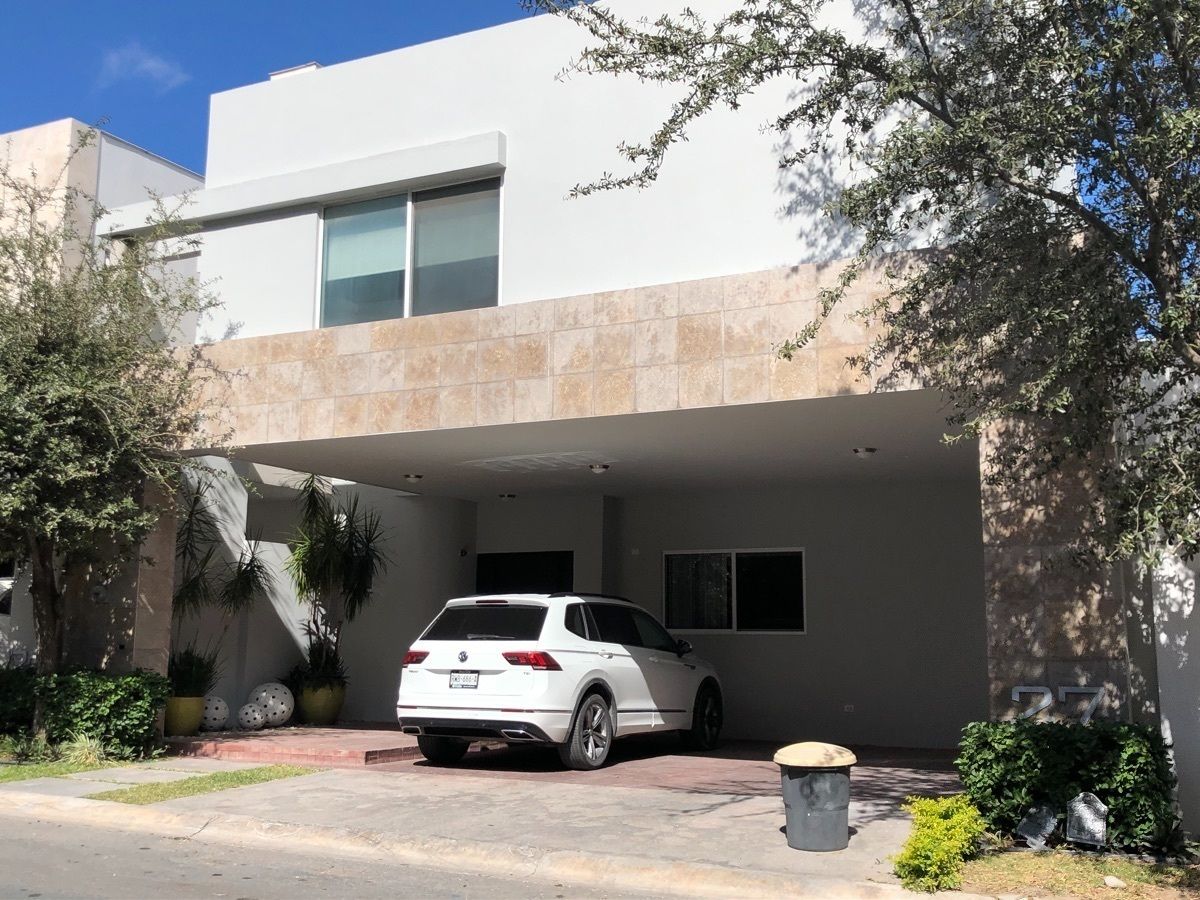 1 de 33: Fachada