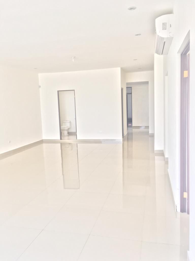 1 de 13: ESPACIO MULTIUSOS 50m2 APROX.