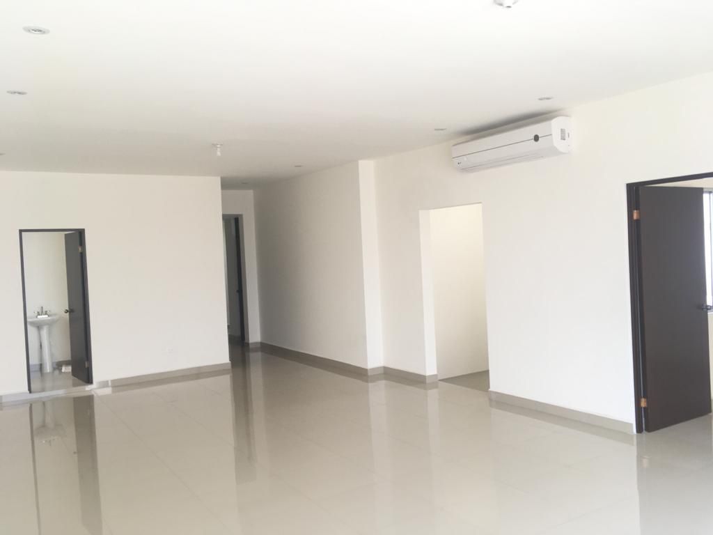 4 de 13: ESPACIO MULTIUSOS 50m2 APROX.