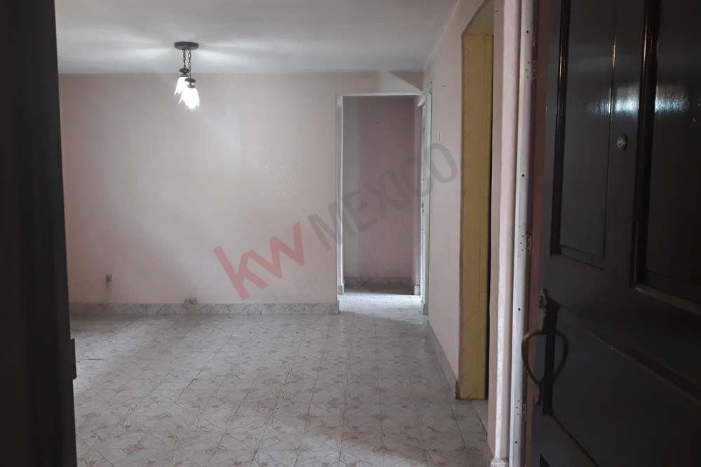 5 de 26: Entrada al departamento.