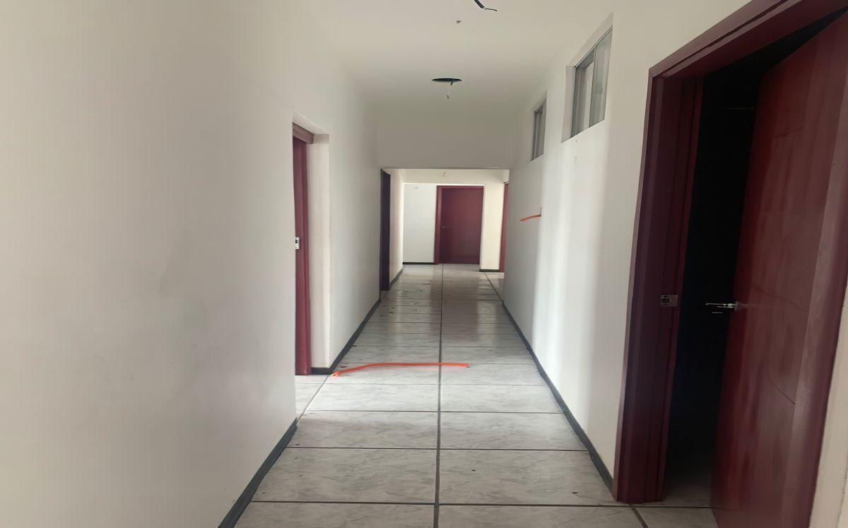 CASA EN RENTA PARA OFICINAS AV. VALLARTA