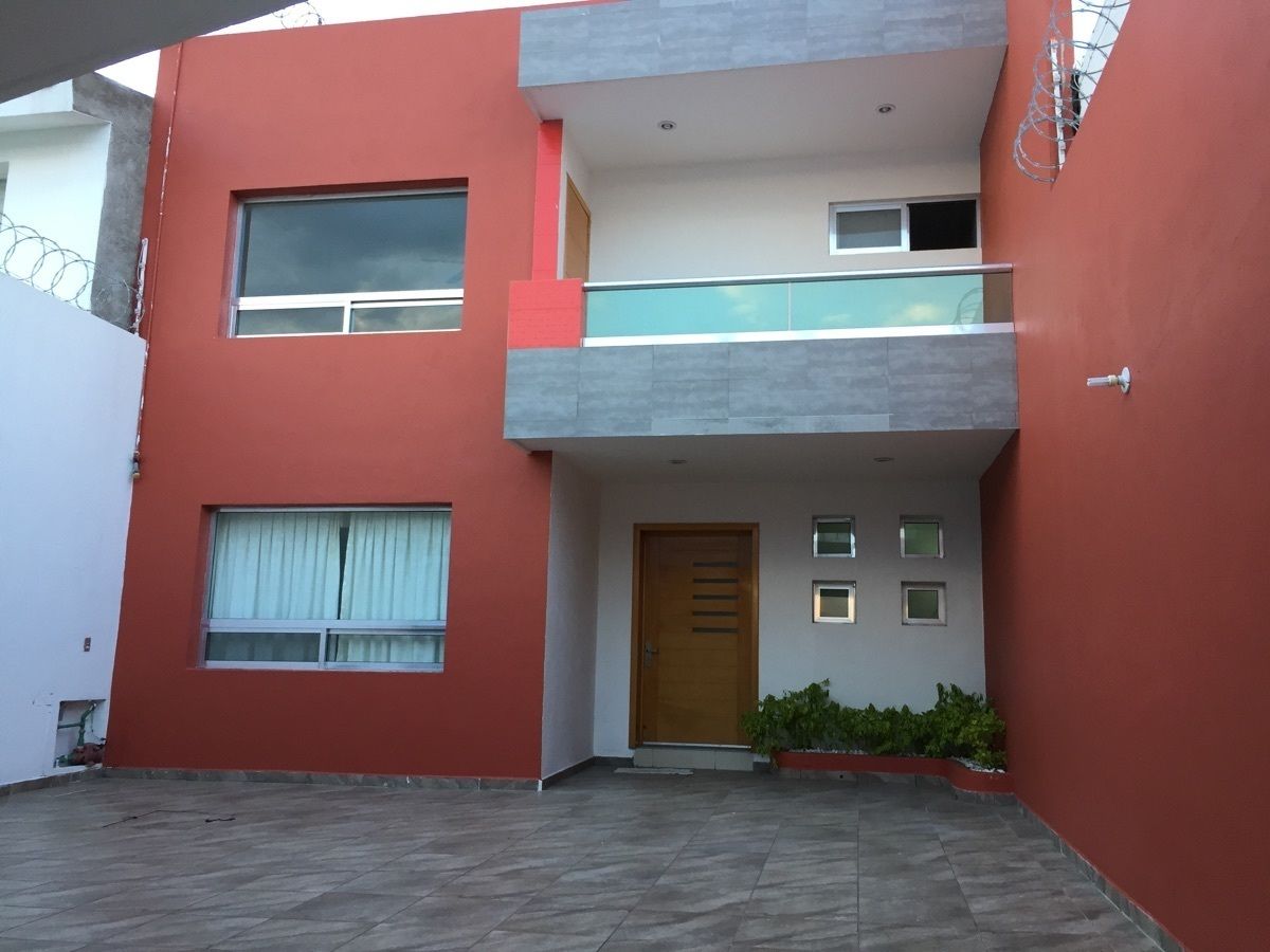 CASA VENTA MILENIO III QUERETARO, ESPACIOSA EN EXCELENTES CONDICIONES CON  JARDIN