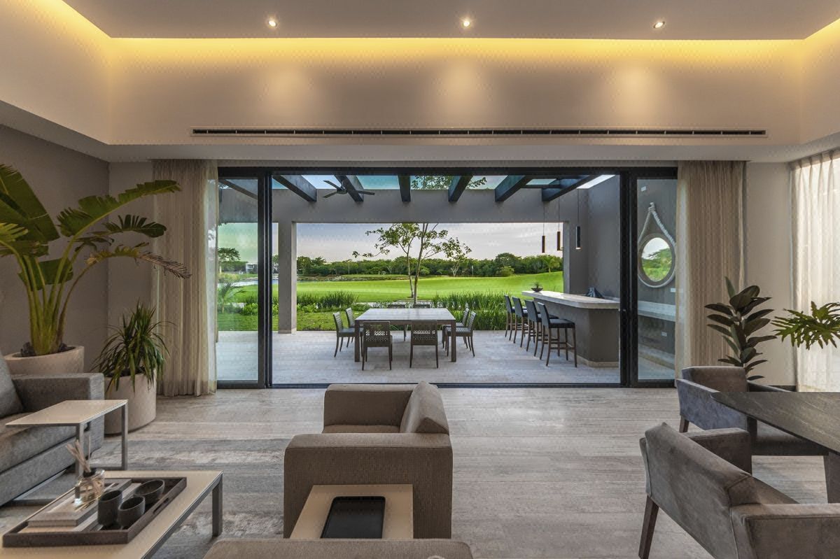 Casa en Venta en Merida, Privada Yucatan Country Club