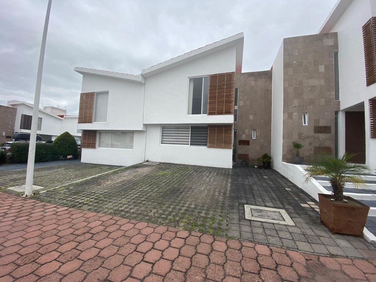 Casa en Venta Juriquilla a unas cuadras de la UVM