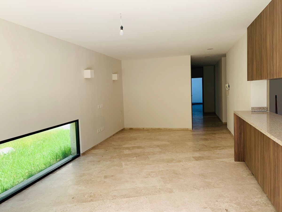 Departamento renta Zibatá Querétaro — Planta Baja, Jardín y Alberca, 3 Rec