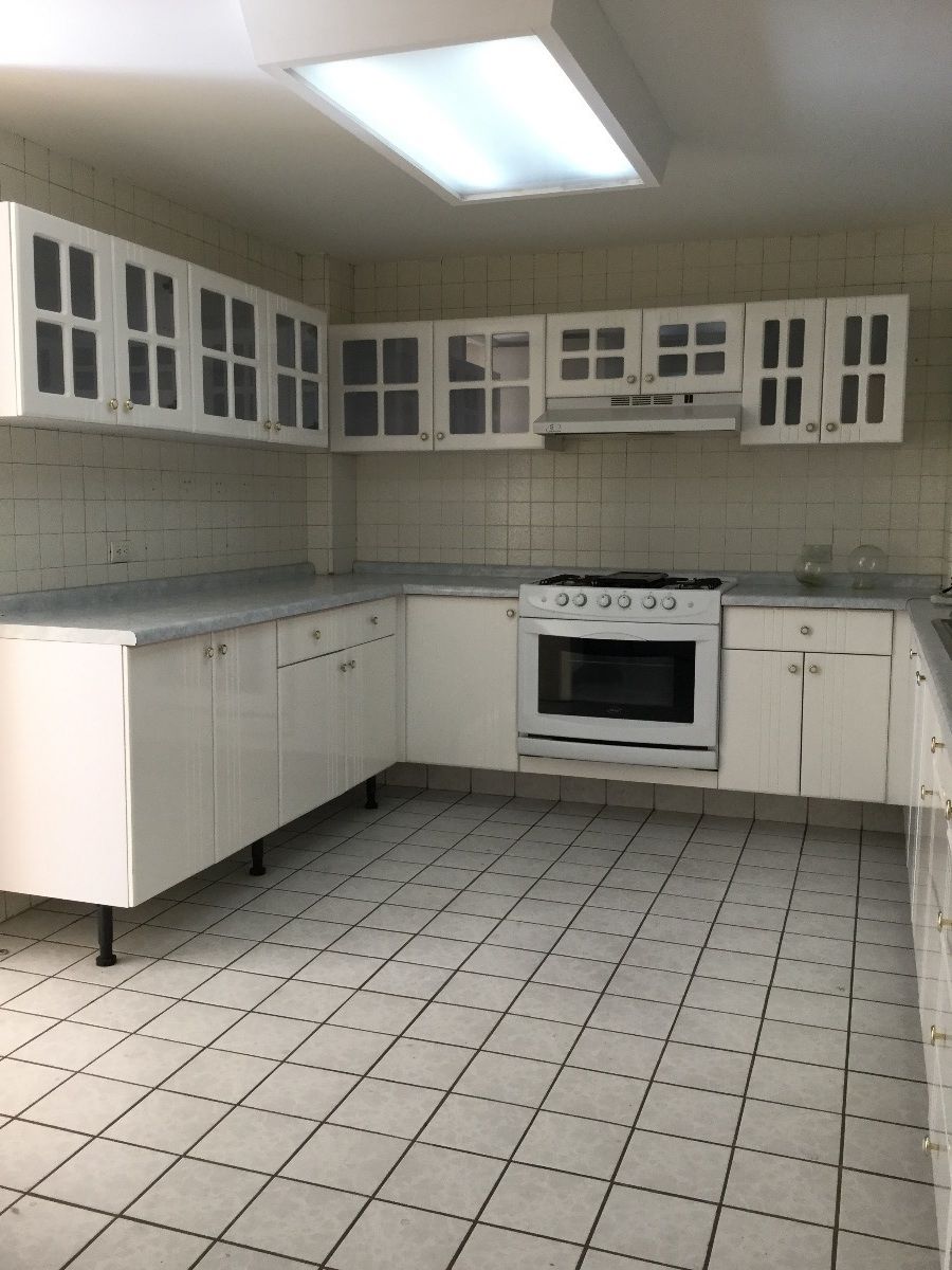 5 of 25: Cocina 