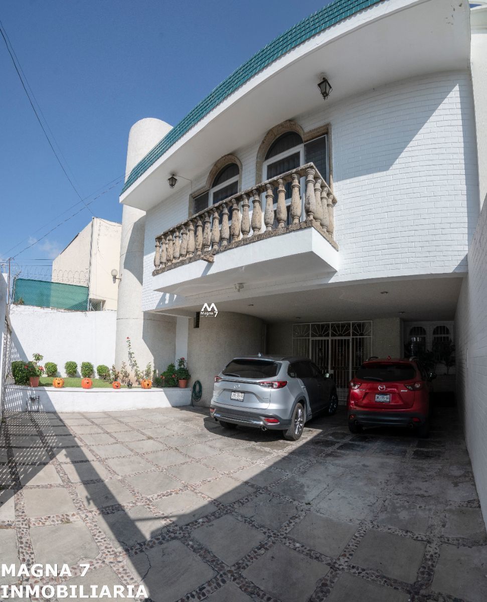 CASA EN VENTA EN MONRAZ