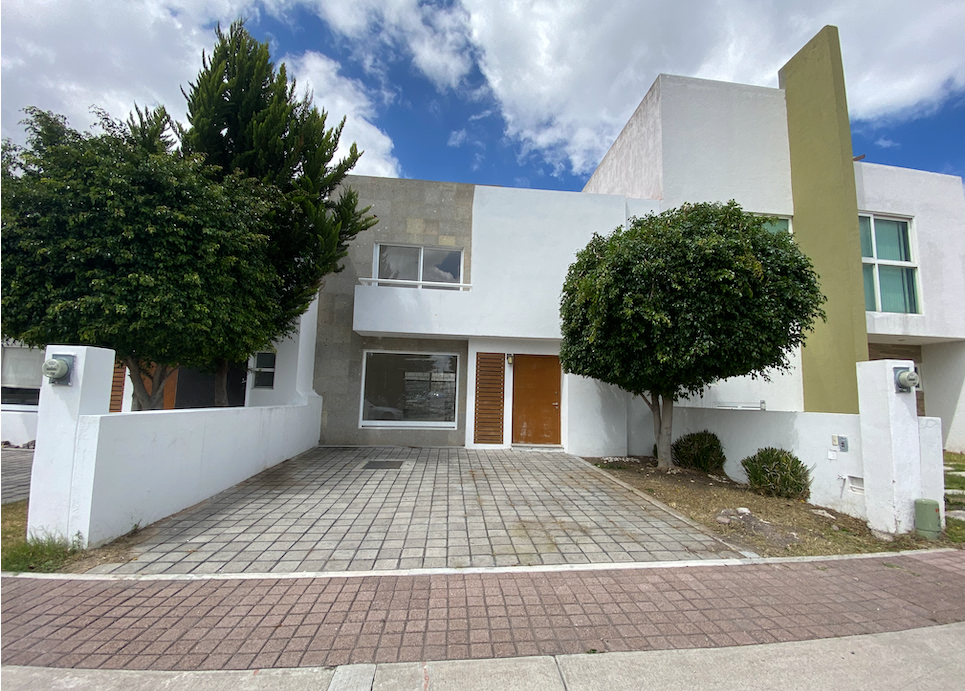 Casa en venta dentro del Refugio Residencial, GRAN OPORTUNIDAD