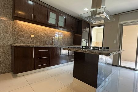Casa para alugar com 4 Quartos ao lado do SONATA