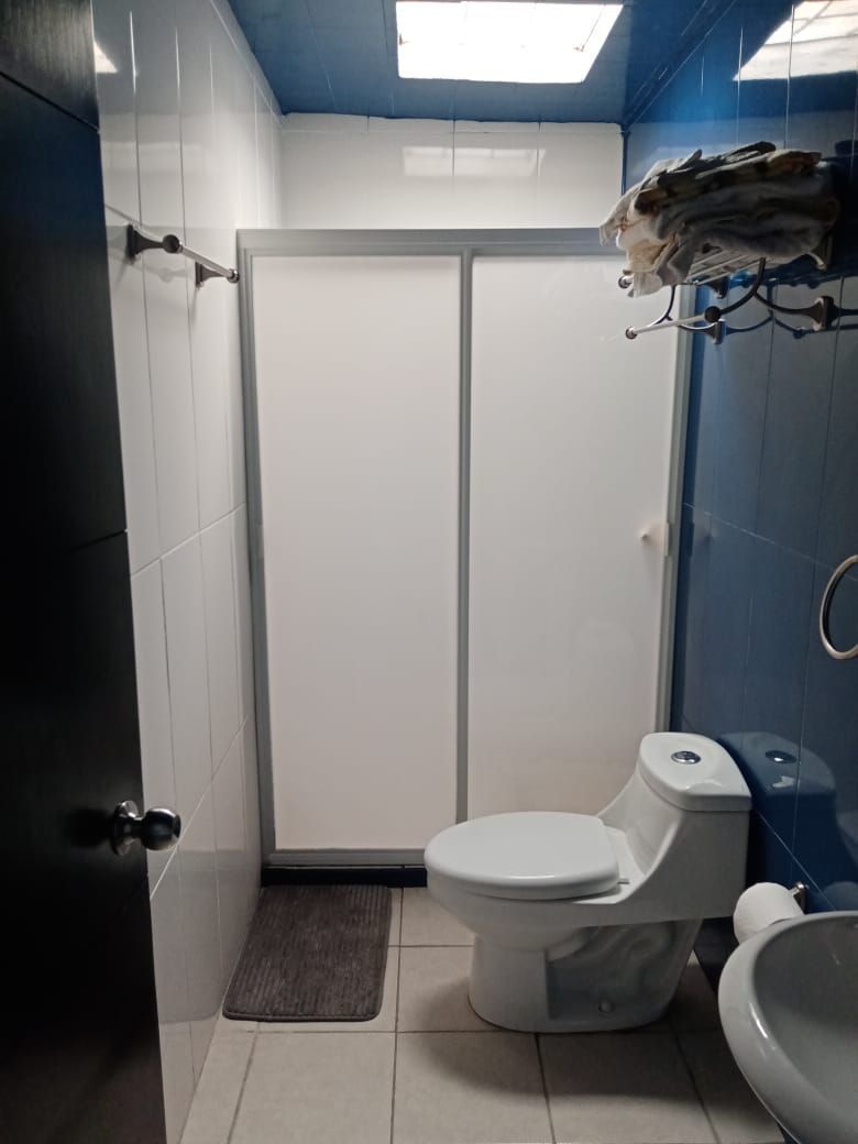 5 de 12: Baño secundario