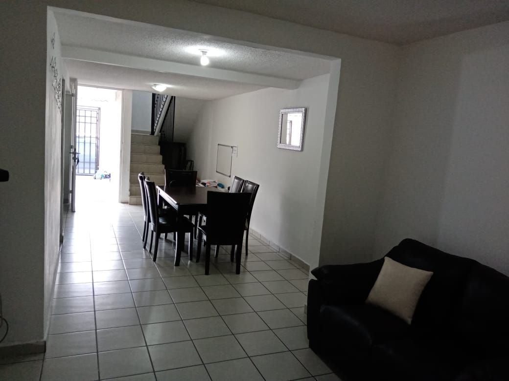 4 de 12: Sala Comedor